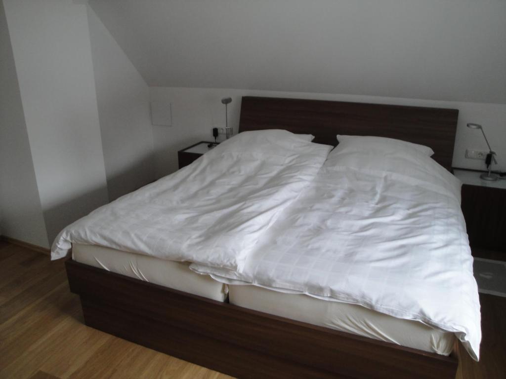 Bed & Kitchen Burgauアパートメント 部屋 写真